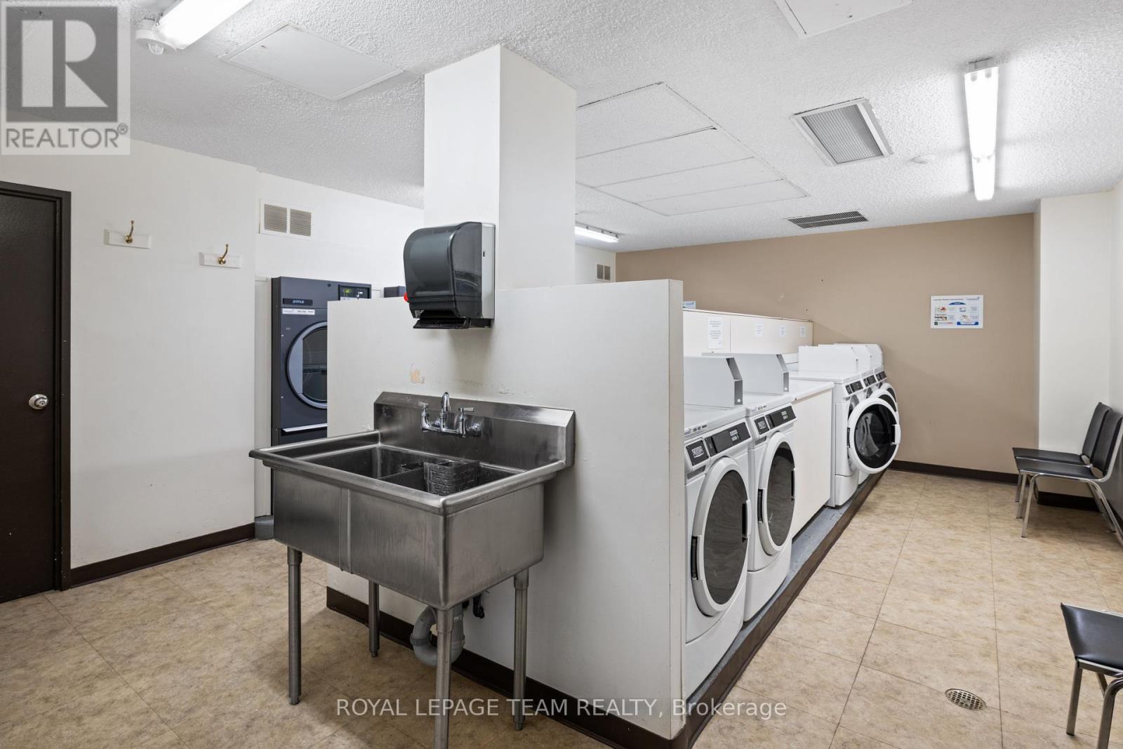 2406 - 505 St. Laurent Boulevard, Ottawa, Ontario  K1K 3X4 - Photo 19 - X12272236