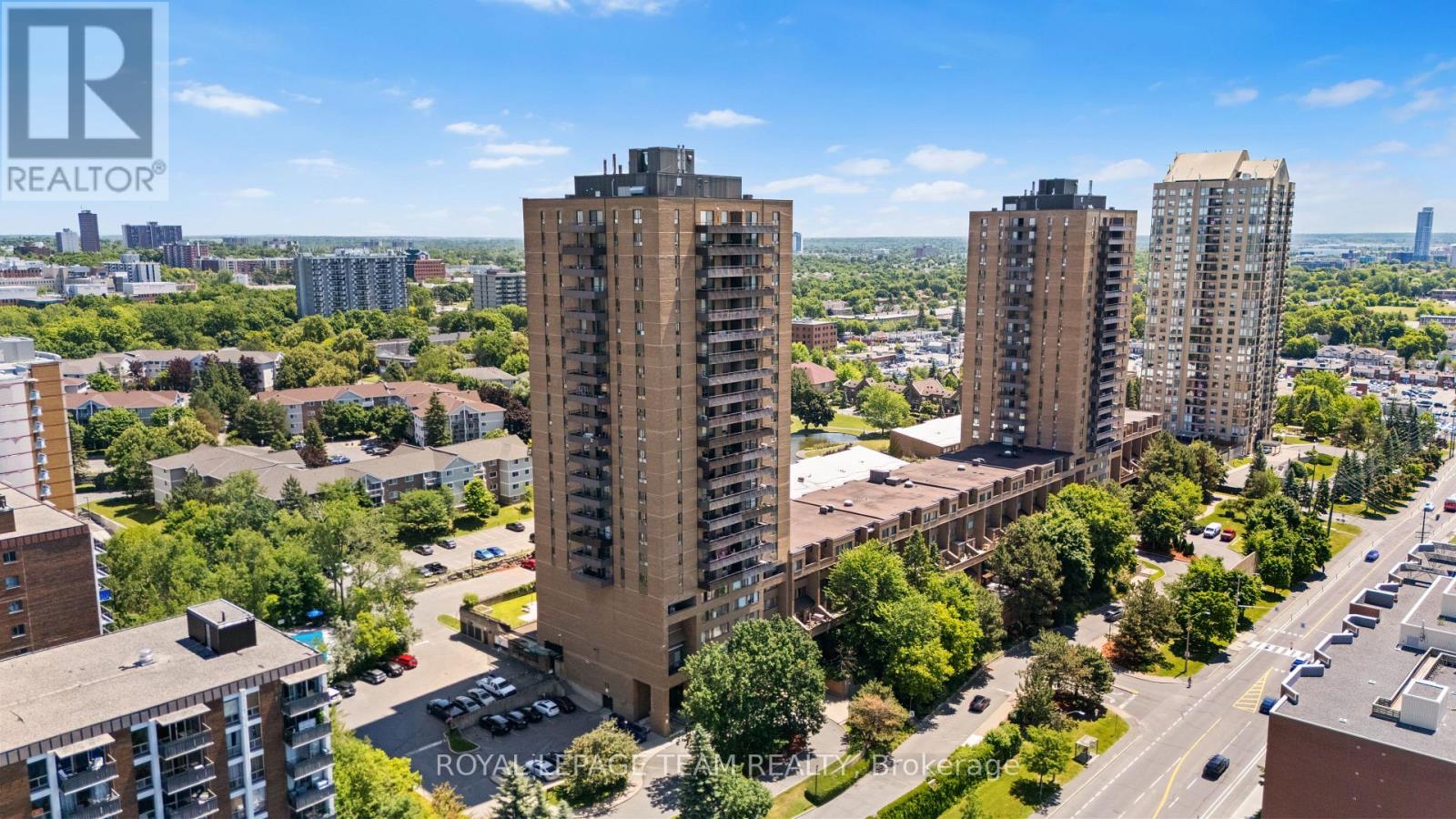 Property at 2406 - 505 ST. LAURENT BOULEVARD image 2