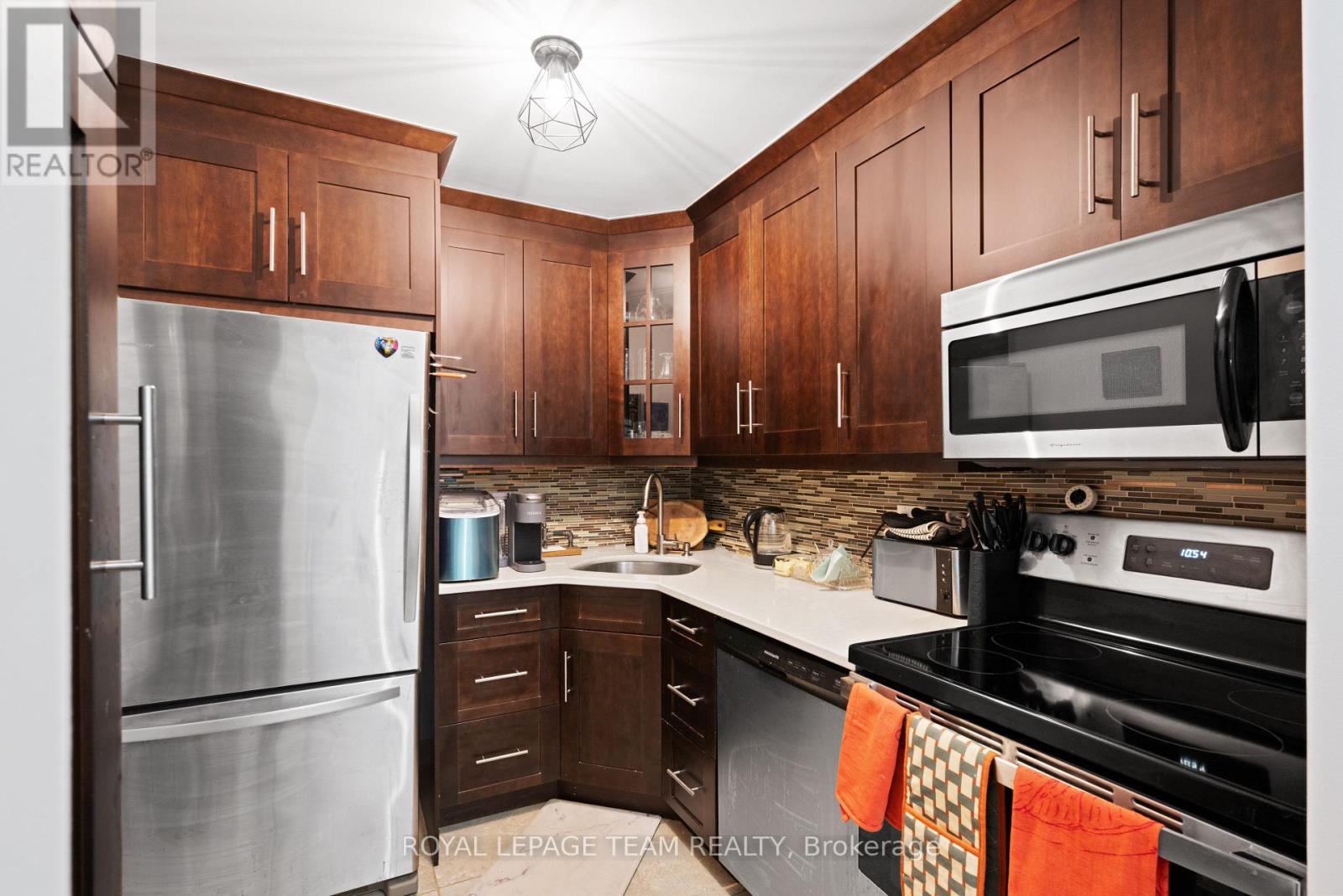 Property at 2406 - 505 ST. LAURENT BOULEVARD image 4