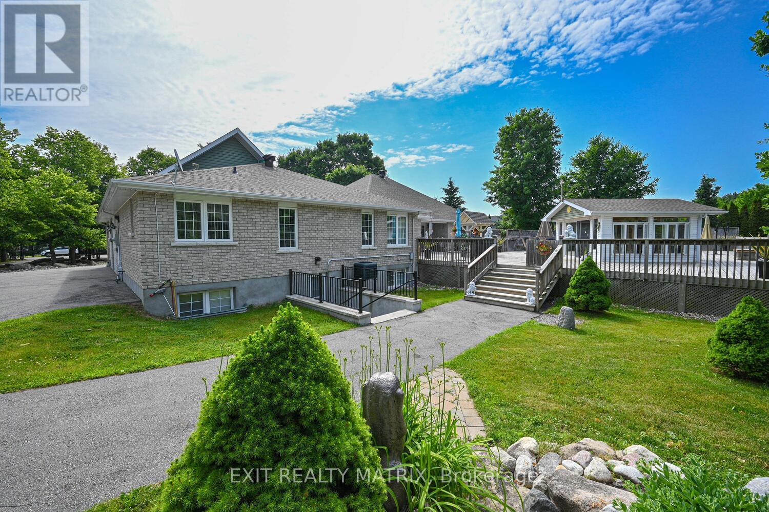 Property at 2573 MITCHELL STREET image 3