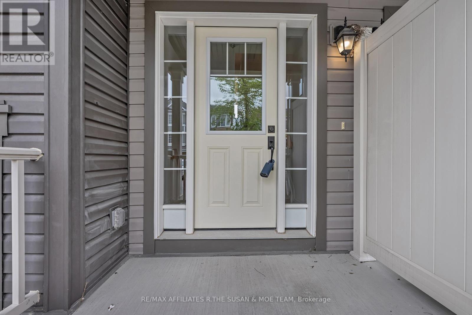 Property at 503 COLDWATER CRESCENT image 2