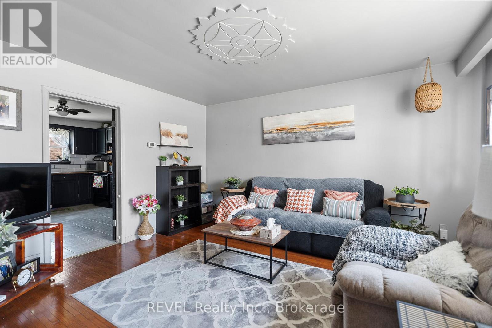 Property at 137 WELLINGTON STREET image 4