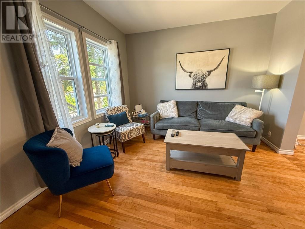 Property at 335 Poplar Street image 3