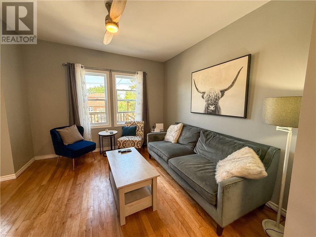 Property at 335 Poplar Street image 4