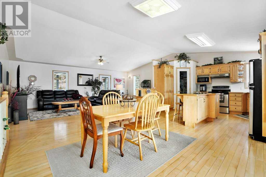 335016 Hi Way 21, Rural Kneehill County, Alberta  T0M 2C0 - Photo 11 - A2185227