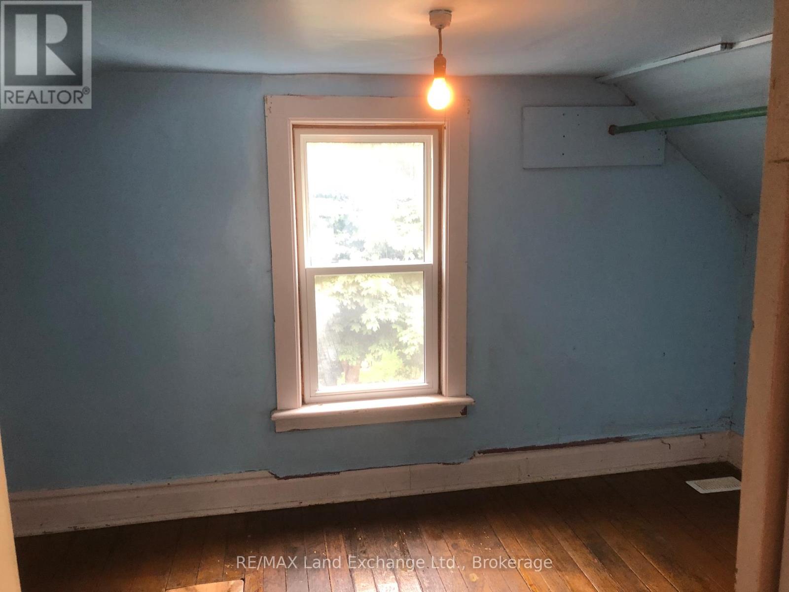 204 Amelia Street, Brockton, Ontario  N0G 2V0 - Photo 9 - X12272301