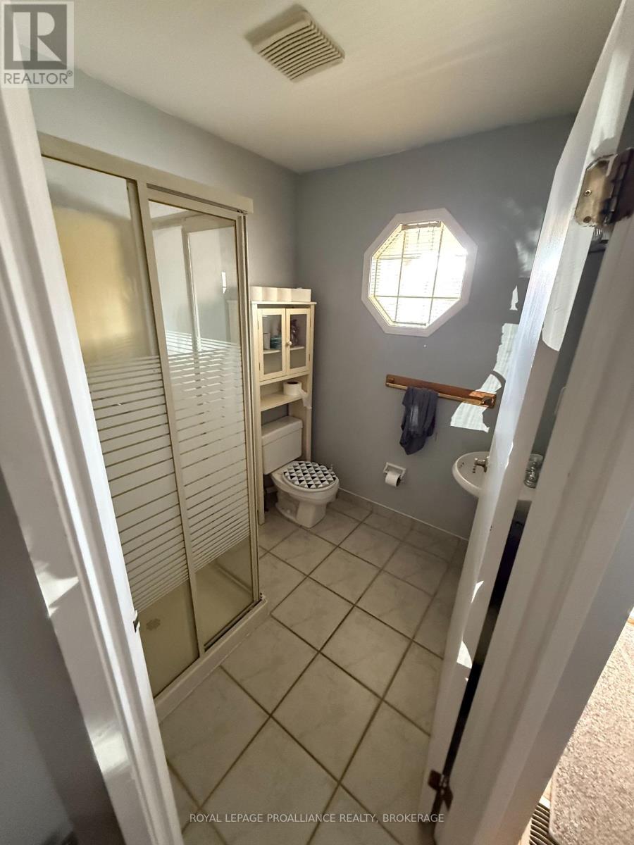 772 Littlestone Crescent, Kingston, Ontario  K7M 8L8 - Photo 6 - X12272346