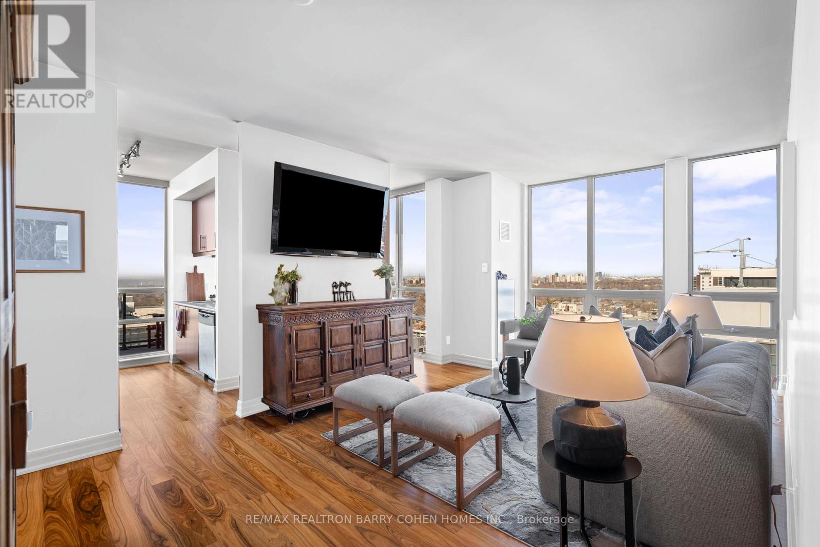 Property at 2103 - 500 ST CLAIR AVENUE W image 1