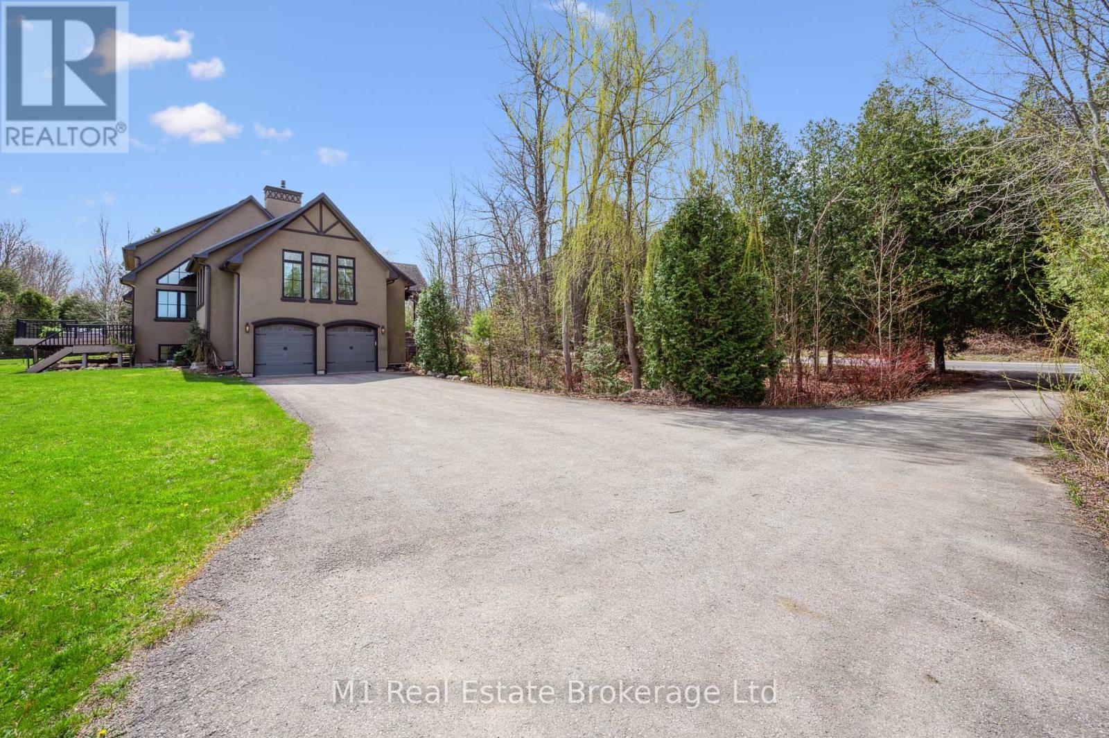 13569 Dublin Line, Halton Hills, Ontario  L7J 2L7 - Photo 2 - W12272342