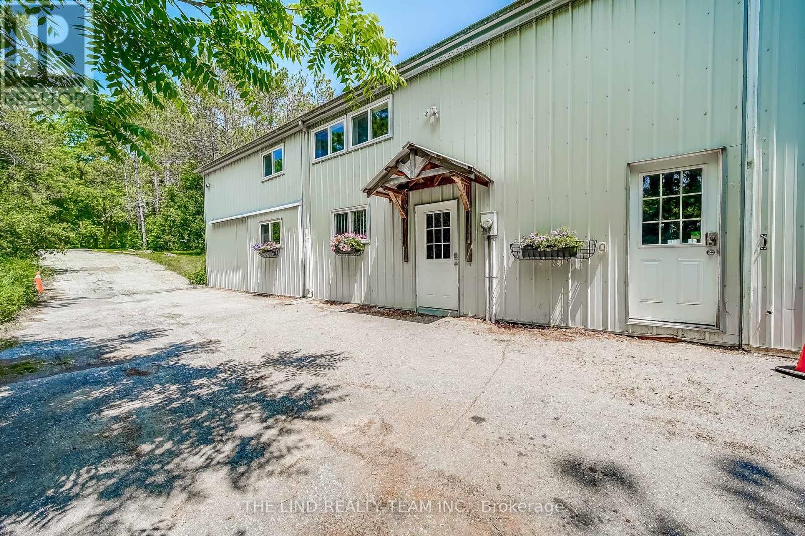 15809 Dufferin Street, King, Ontario  L7B 1K5 - Photo 39 - N12269881