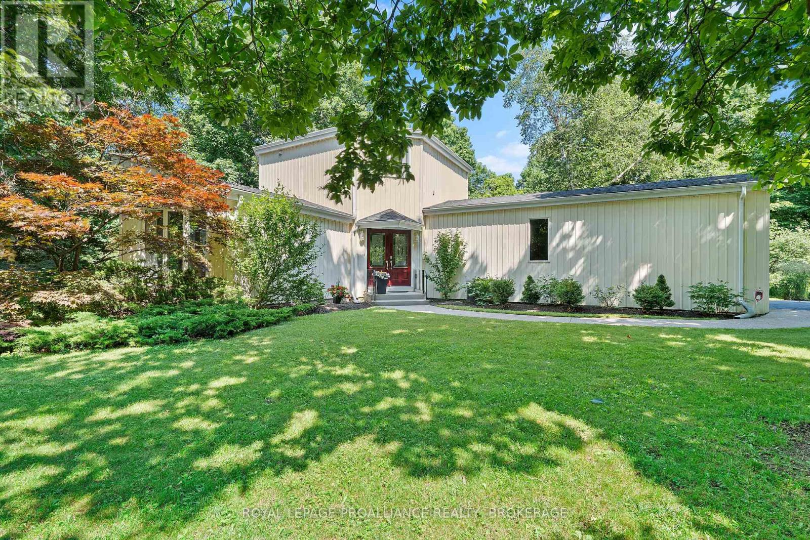 5 Wilmot Street, Kingston, Ontario  K7L 4V1 - Photo 1 - X12272441
