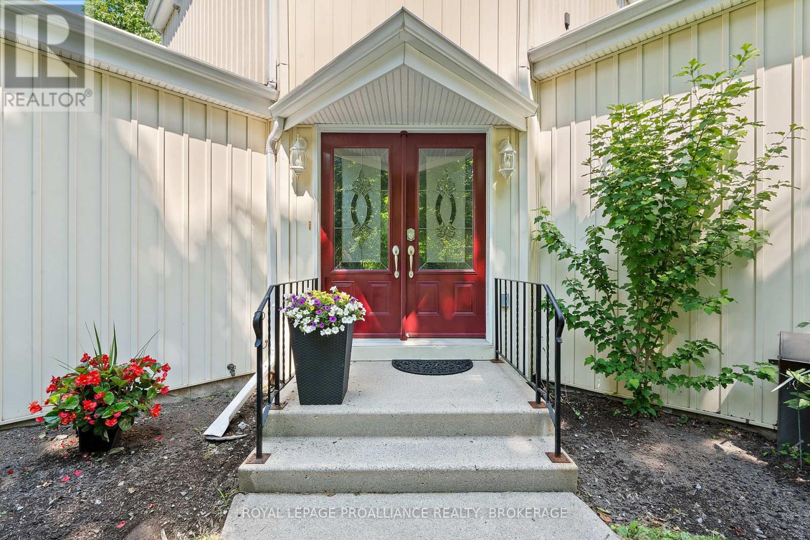 5 Wilmot Street, Kingston, Ontario  K7L 4V1 - Photo 5 - X12272441