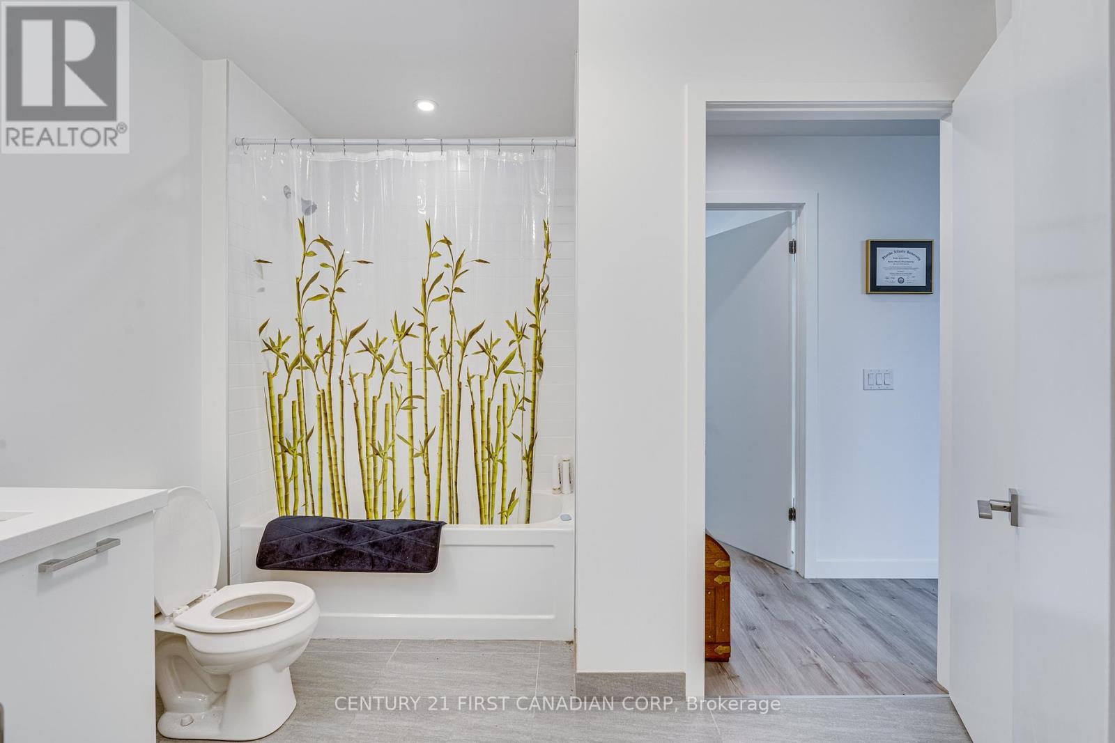 103 - 455 Charlton Avenue, Hamilton, Ontario  L8N 0B2 - Photo 7 - X12272404
