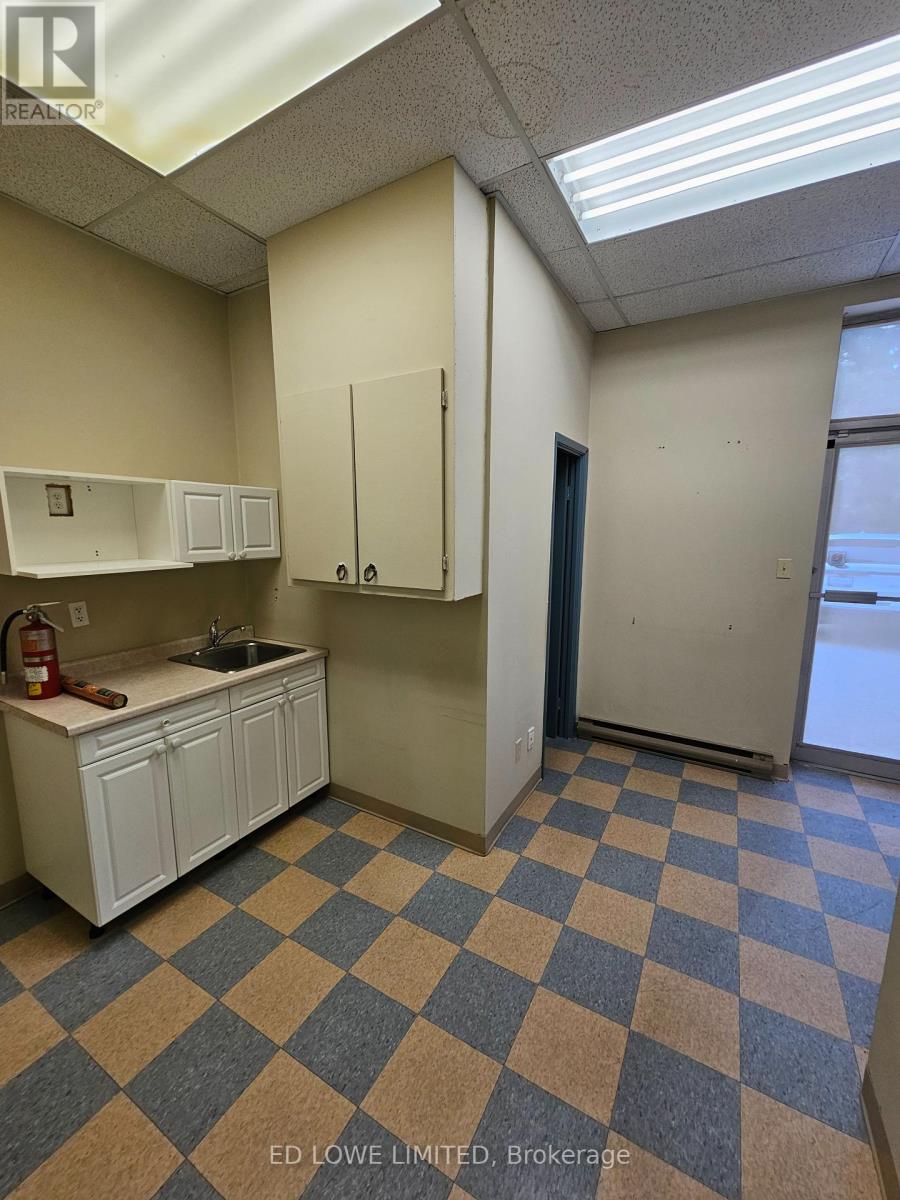 907-908 - 75 Cedar Pointe Drive, Barrie, Ontario  L4N 5R7 - Photo 6 - S12011209