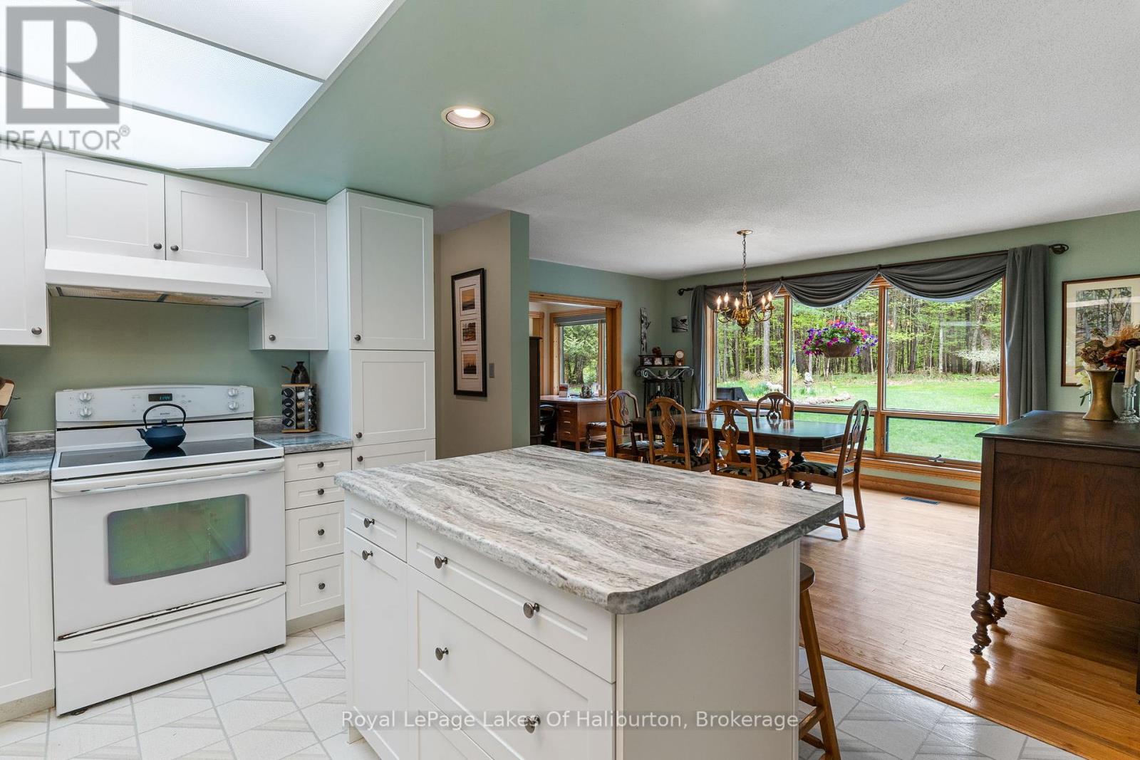 1111 Elk Drive, Dysart Et Al, Ontario  K0M 1S0 - Photo 14 - X12272466