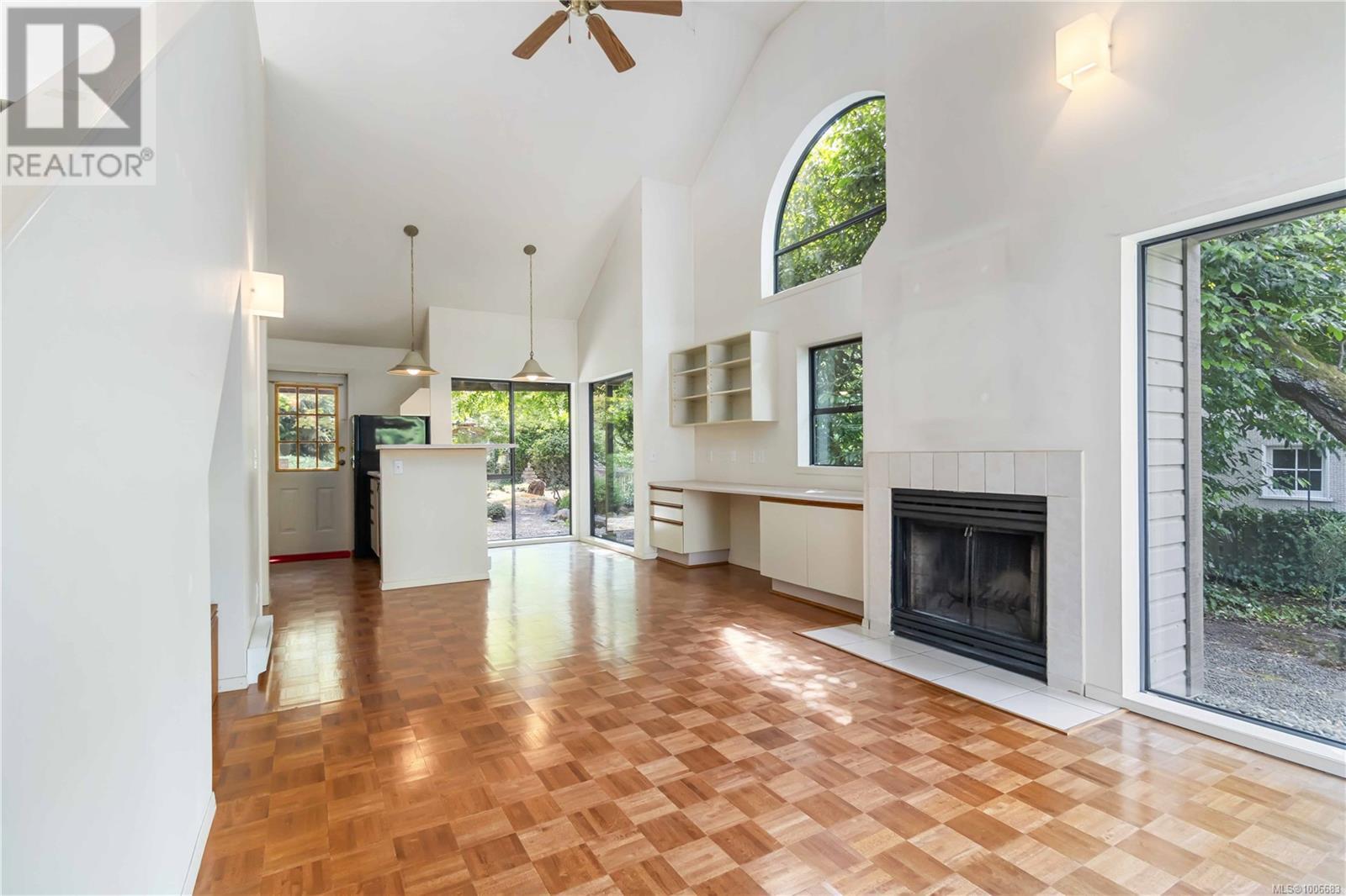 Property at 2087 Byron St image 1