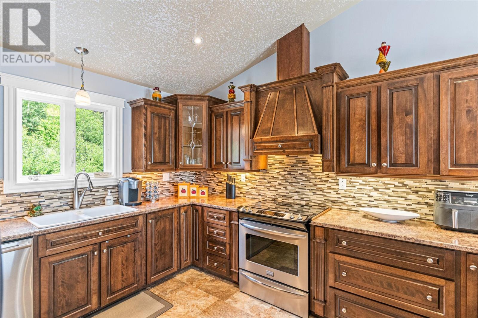 373 Main Street N, Glovertown, Newfoundland & Labrador  A0G 2L0 - Photo 8 - 1287571