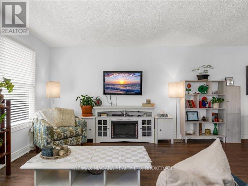 Property at 2393 GREENBANK TRAIL S image 5