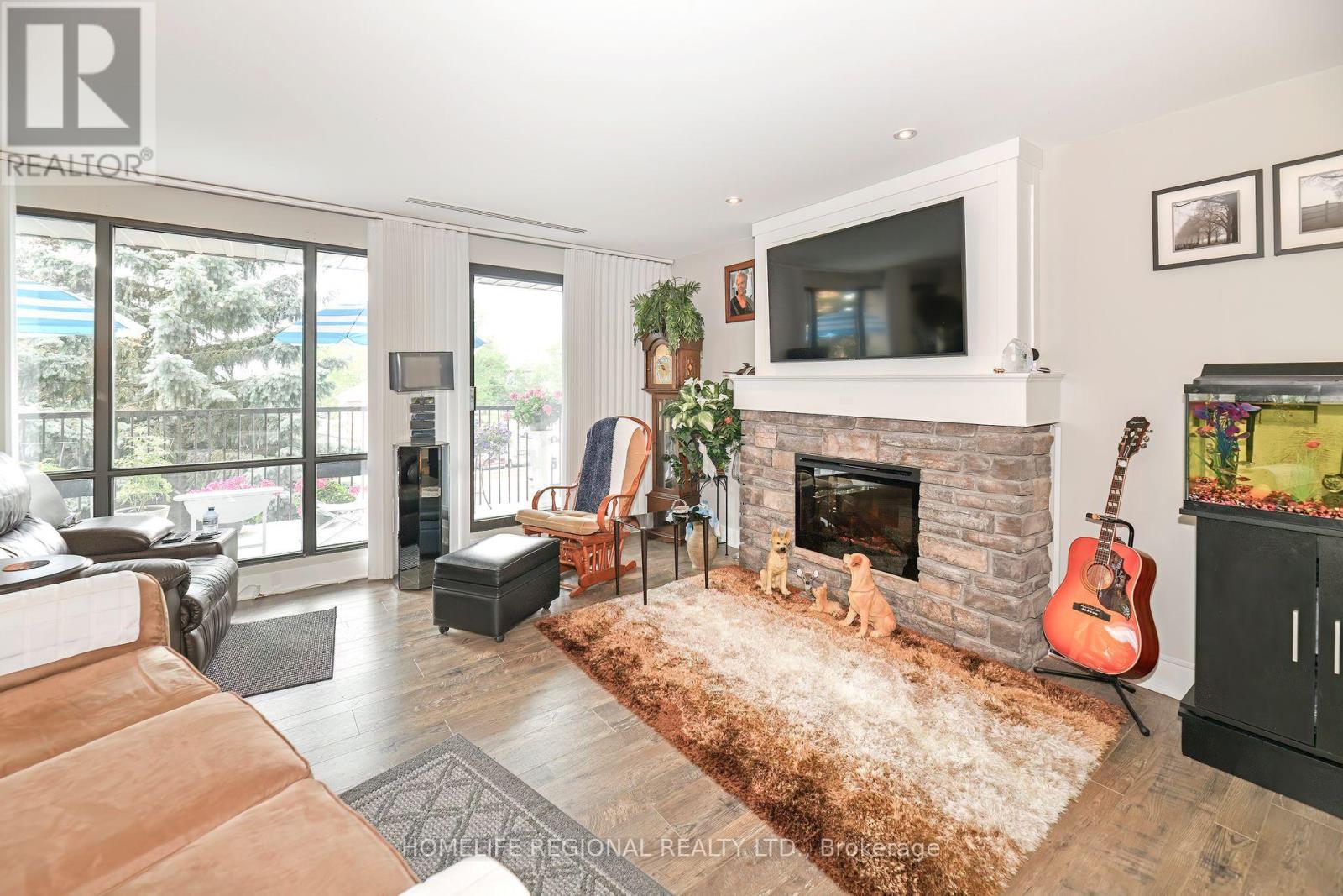 306 - 337 Simcoe Street N, Oshawa, Ontario  L1G 4T2 - Photo 2 - E12272321