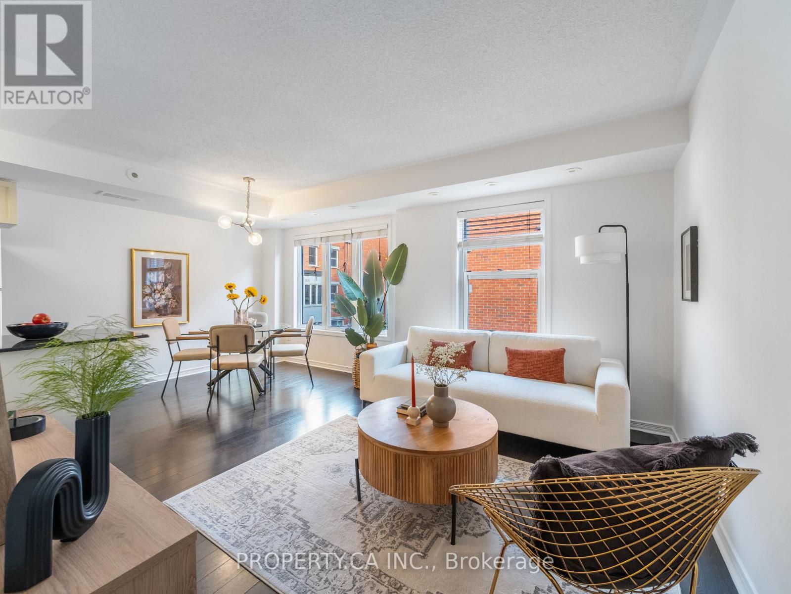Property at 4 - 819 DUNDAS STREET E image 1