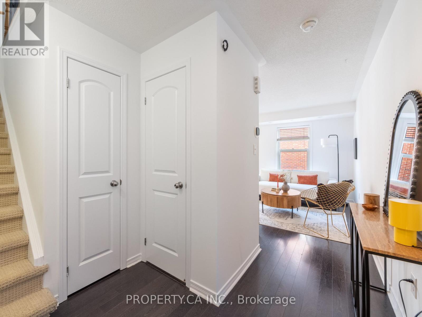 Property at 4 - 819 DUNDAS STREET E image 3