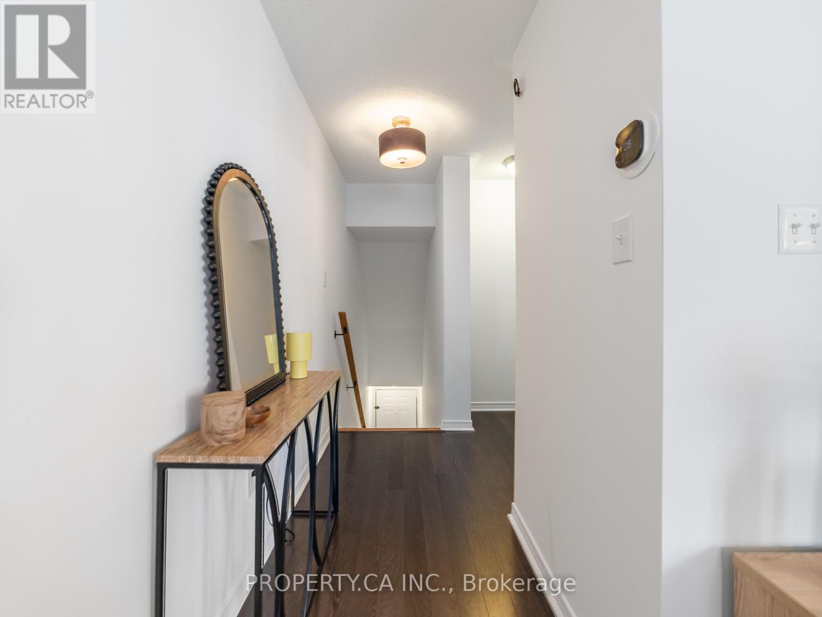 Property at 4 - 819 DUNDAS STREET E image 4