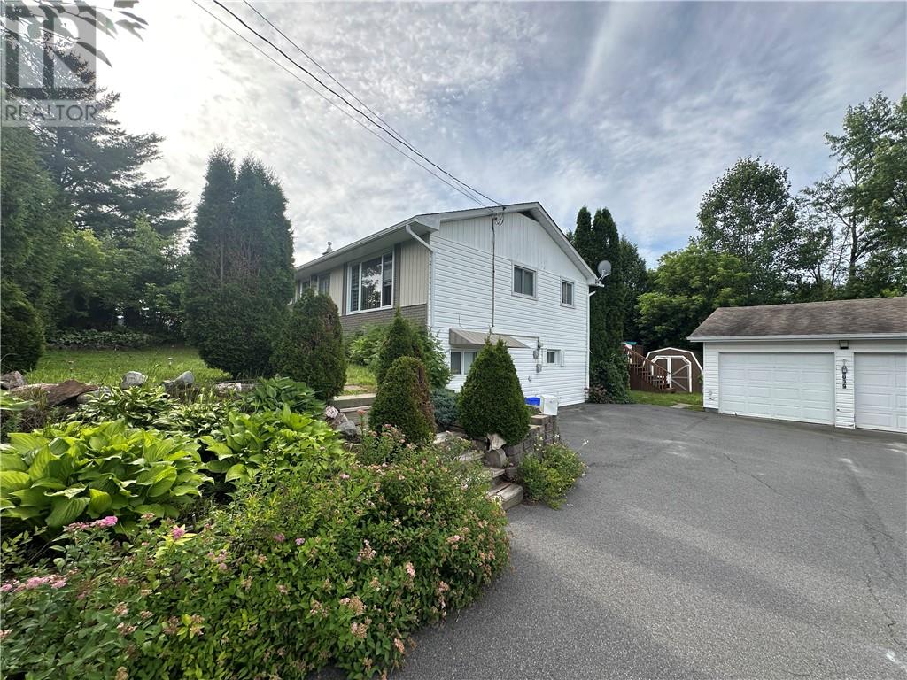 Property at 3039 Hines Street image 5