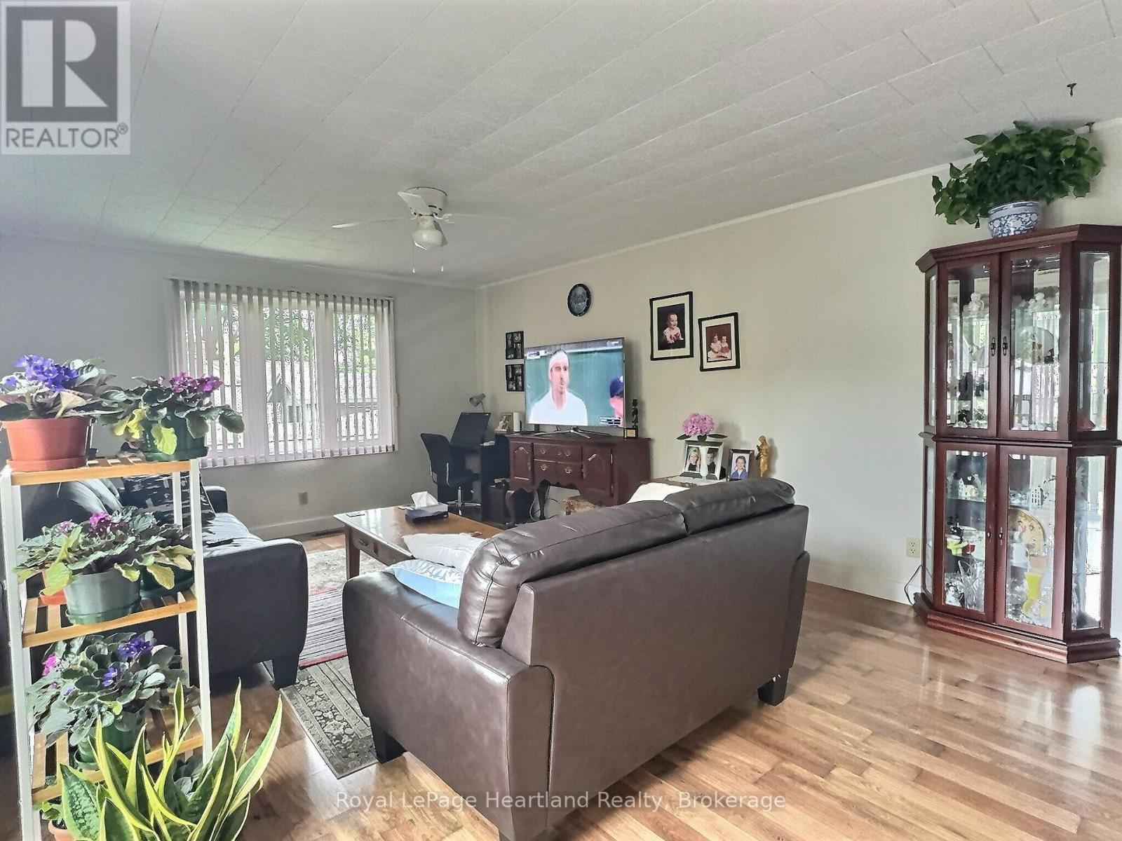 46 Gidley Street W, South Huron, Ontario  N0M 1S2 - Photo 13 - X12271344