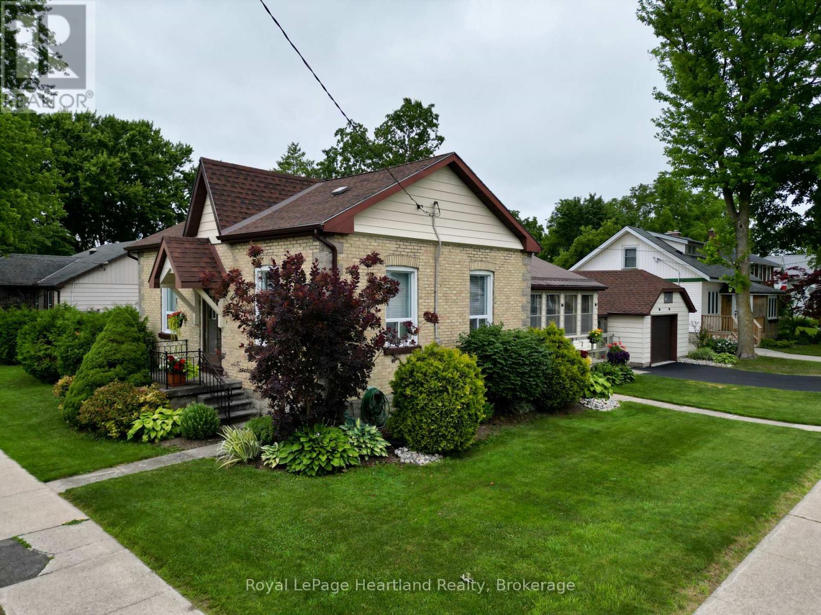 46 Gidley Street W, South Huron, Ontario  N0M 1S2 - Photo 2 - X12271344
