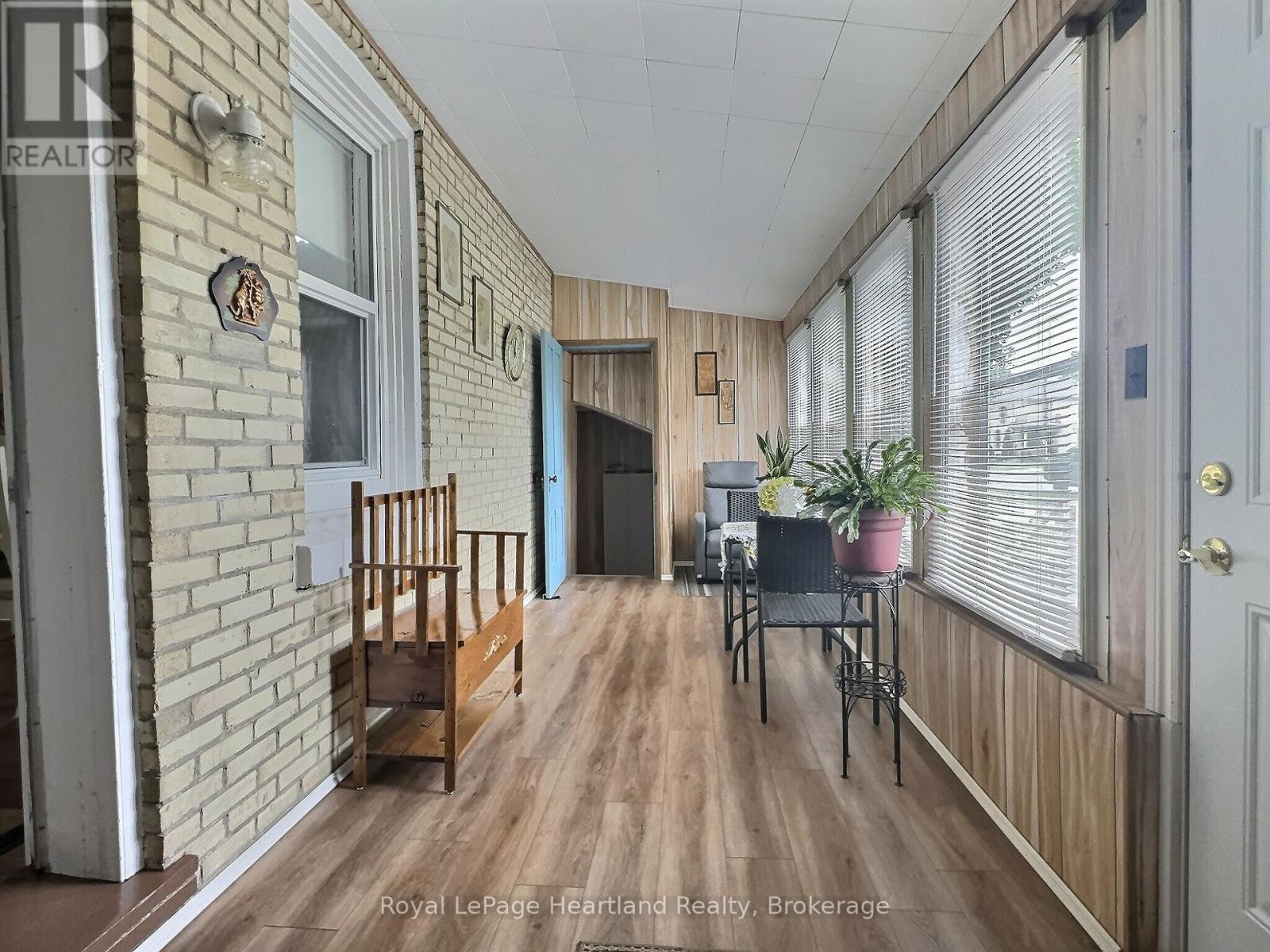 46 Gidley Street W, South Huron, Ontario  N0M 1S2 - Photo 5 - X12271344