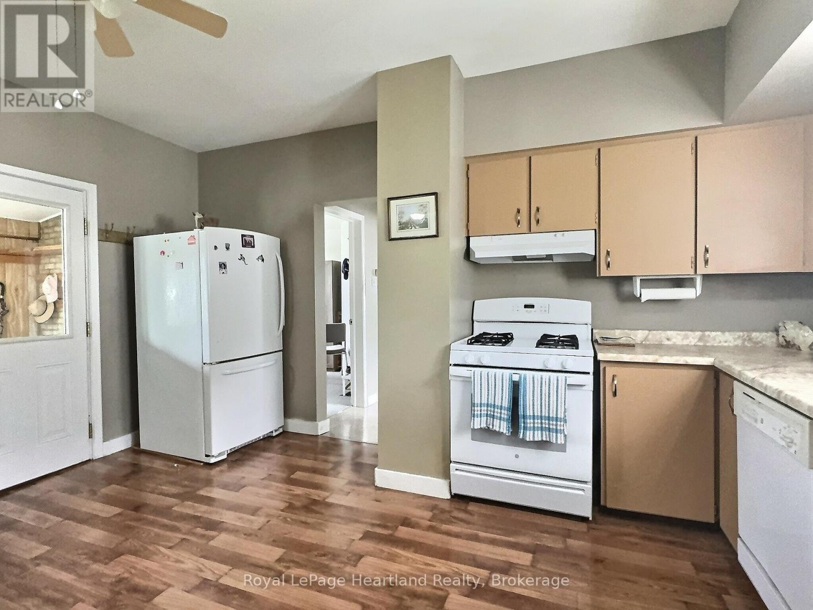 46 Gidley Street W, South Huron, Ontario  N0M 1S2 - Photo 7 - X12271344