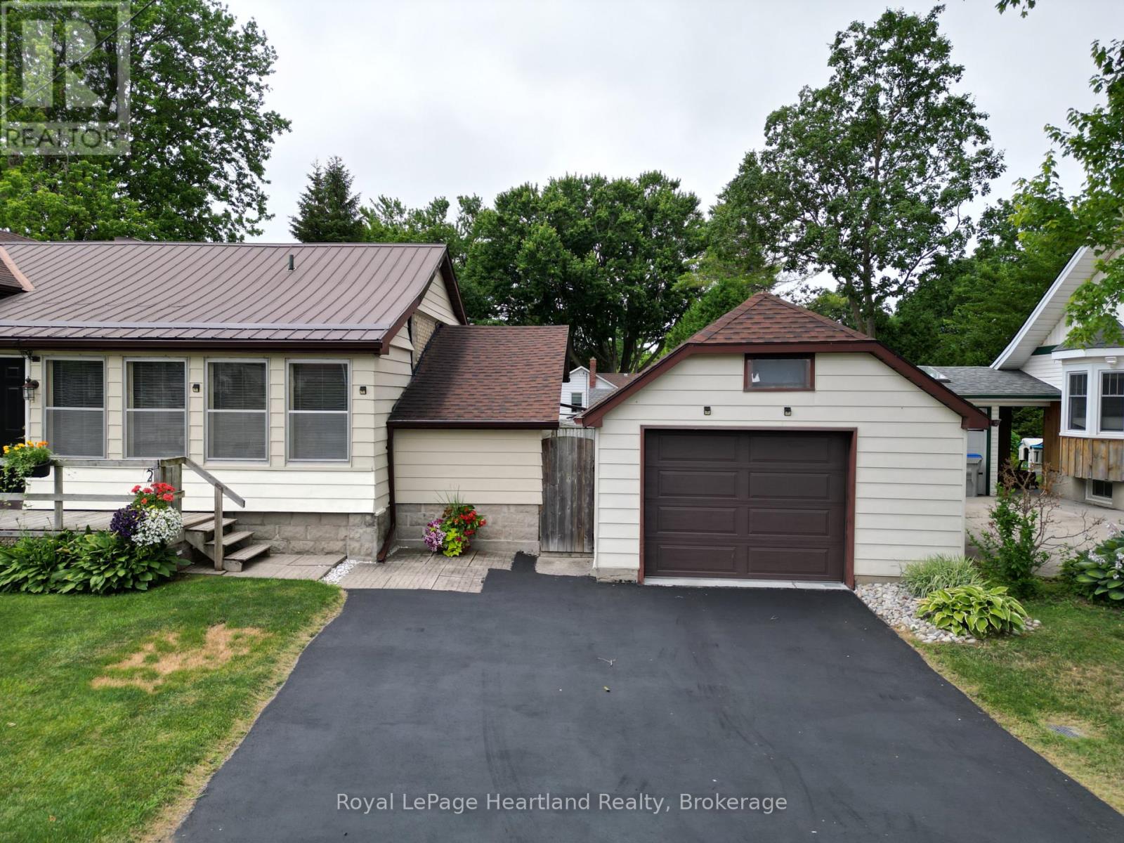 46 Gidley Street W, South Huron, Ontario  N0M 1S2 - Photo 25 - X12271344