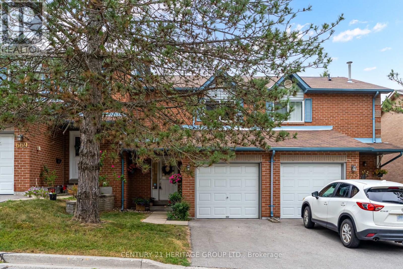 Property at 671 GIBNEY CRESCENT image 2