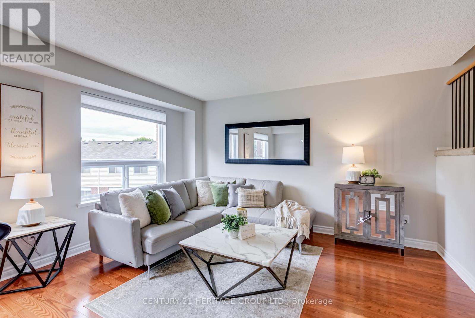 Property at 671 GIBNEY CRESCENT image 5