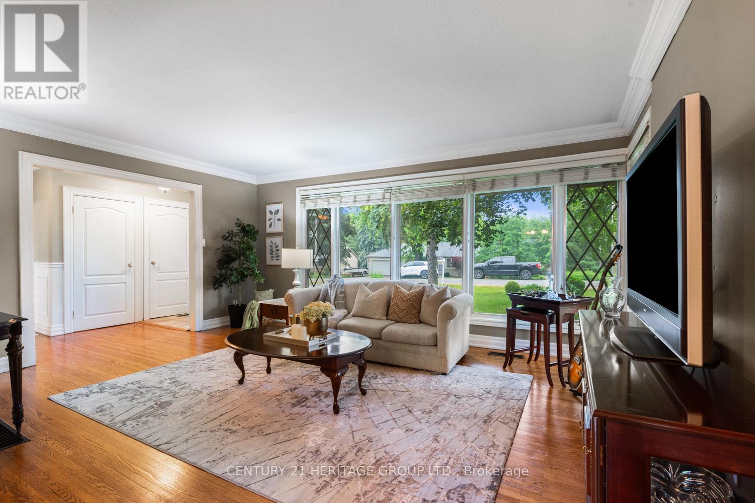 Property at 197 MELROSE AVENUE image 5