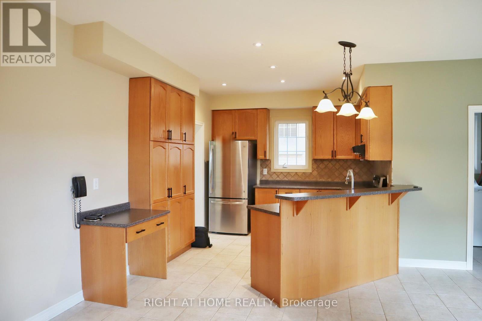 27 Bonheur Road, Markham, Ontario  L6C 0A3 - Photo 10 - N12272431