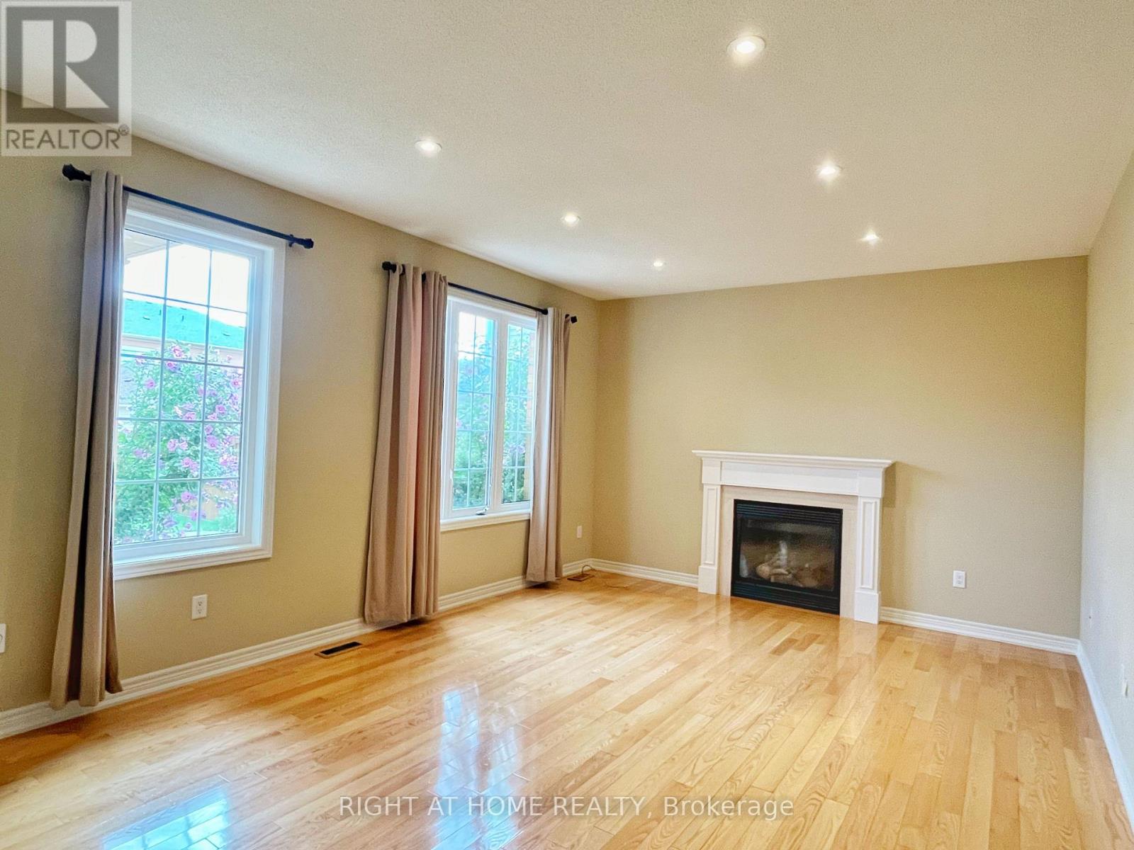 27 Bonheur Road, Markham, Ontario  L6C 0A3 - Photo 7 - N12272431