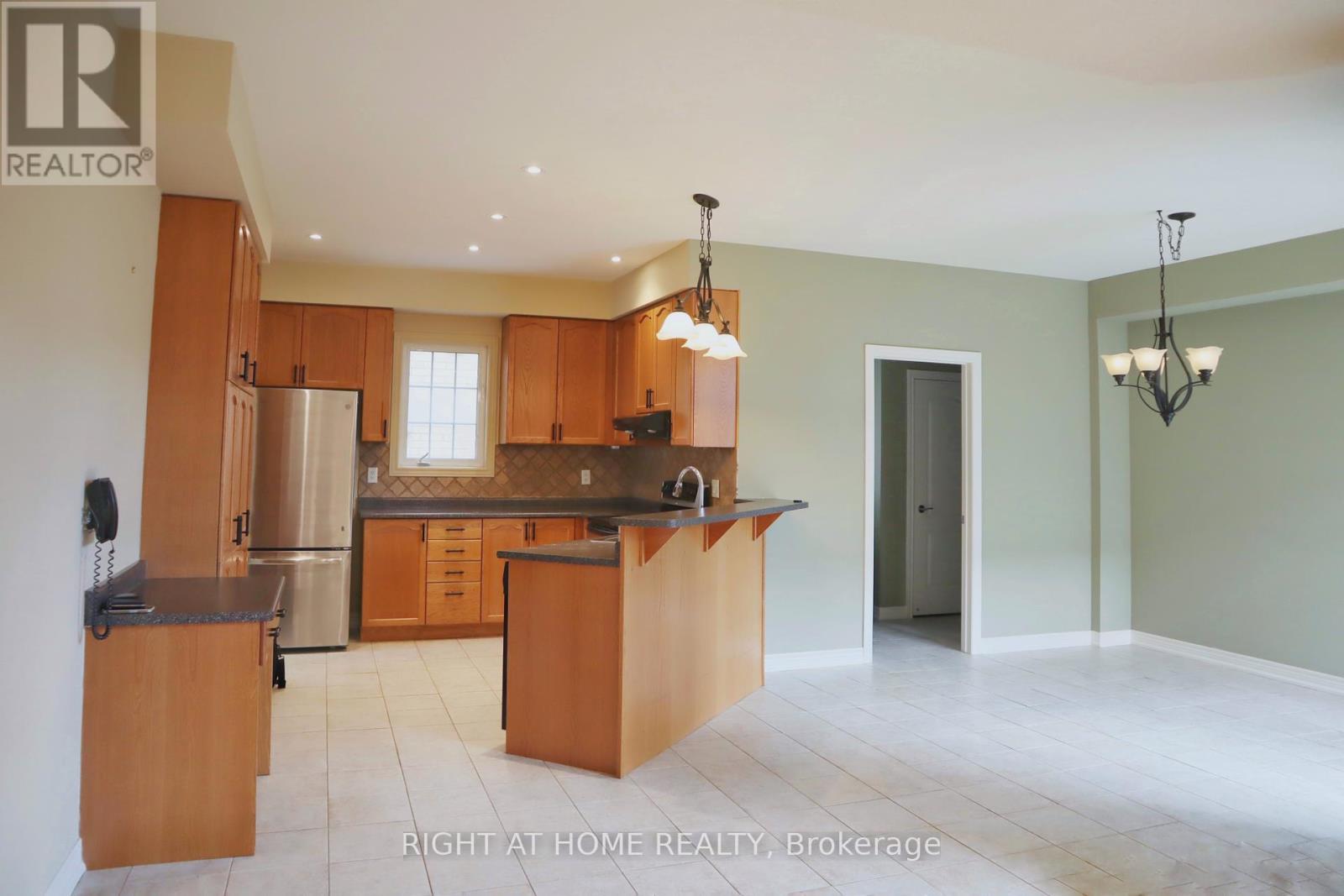 27 Bonheur Road, Markham, Ontario  L6C 0A3 - Photo 9 - N12272431
