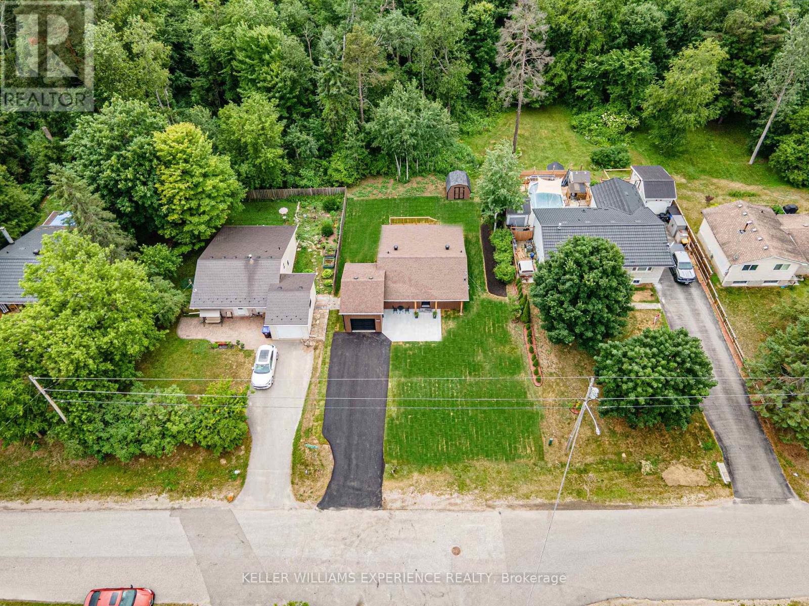Property at 47 SANDSPRINGS CRESCENT image 2