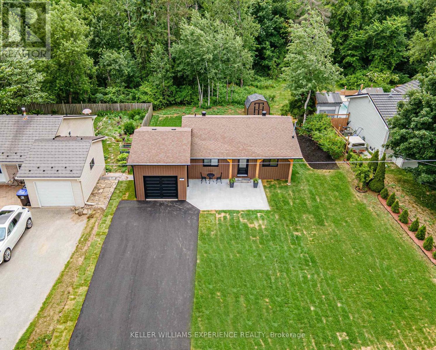 Property at 47 SANDSPRINGS CRESCENT image 4