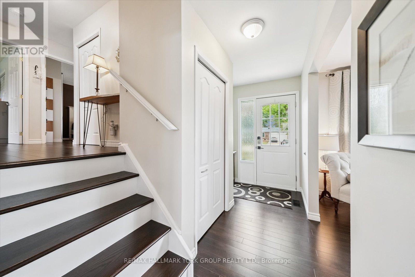 31 Griffith Avenue, Georgina, Ontario  L0E 1N0 - Photo 17 - N12272618