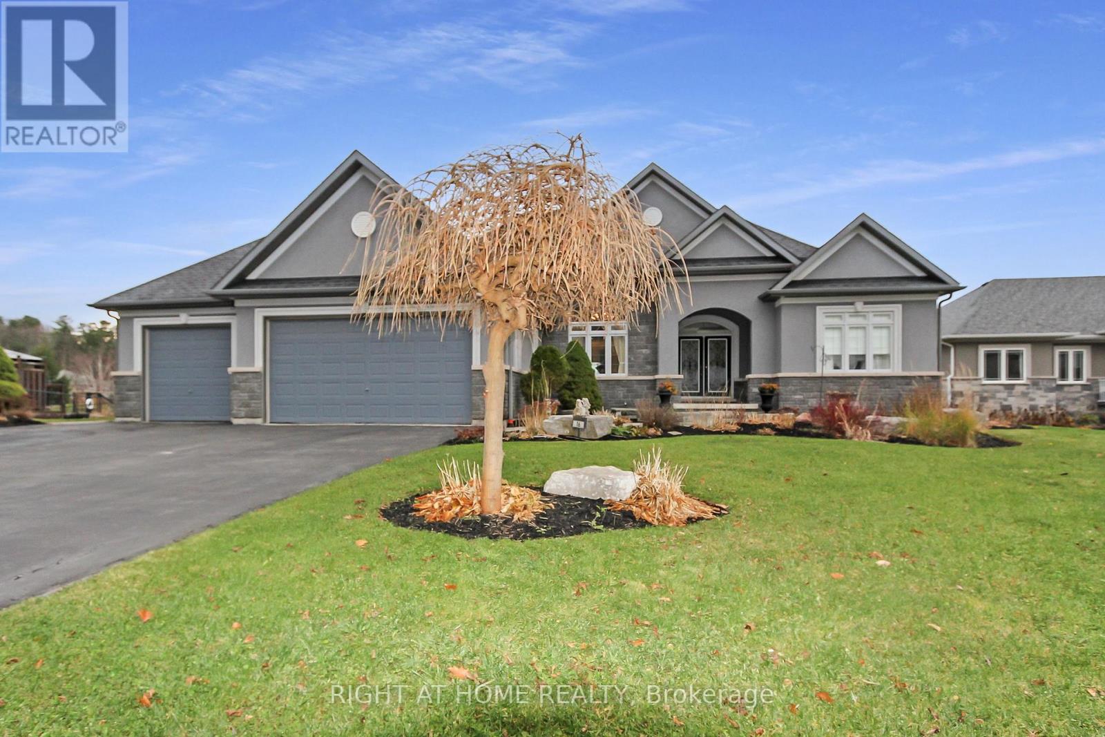 Property at 16 DEANNA DRIVE image 2