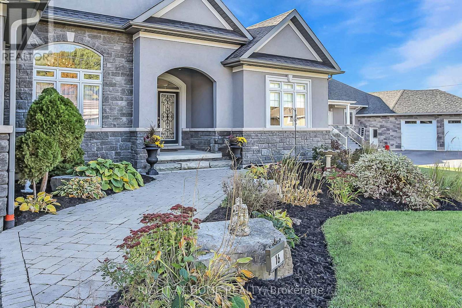 Property at 16 DEANNA DRIVE image 4