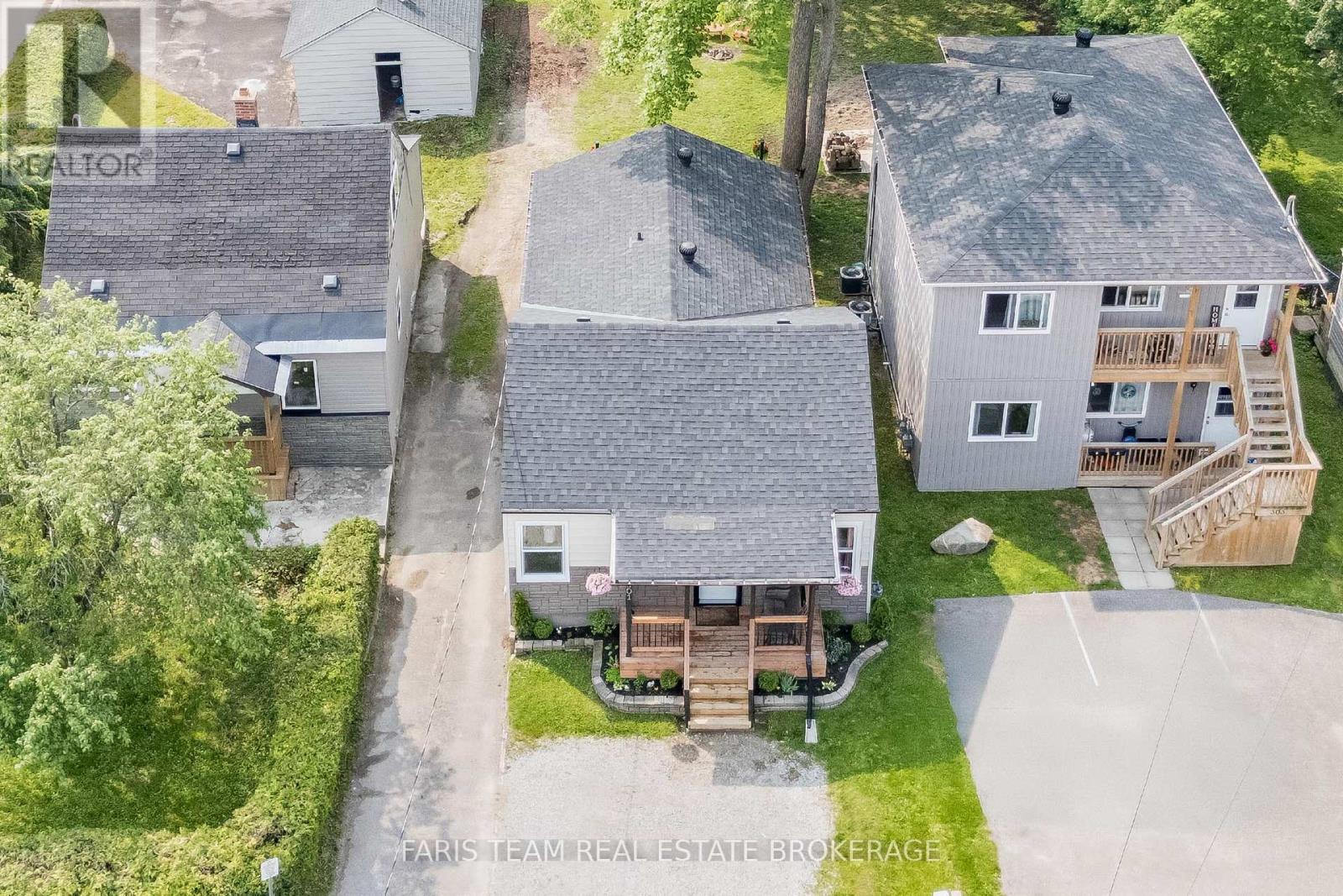 Property at 301 MARY STREET image 3
