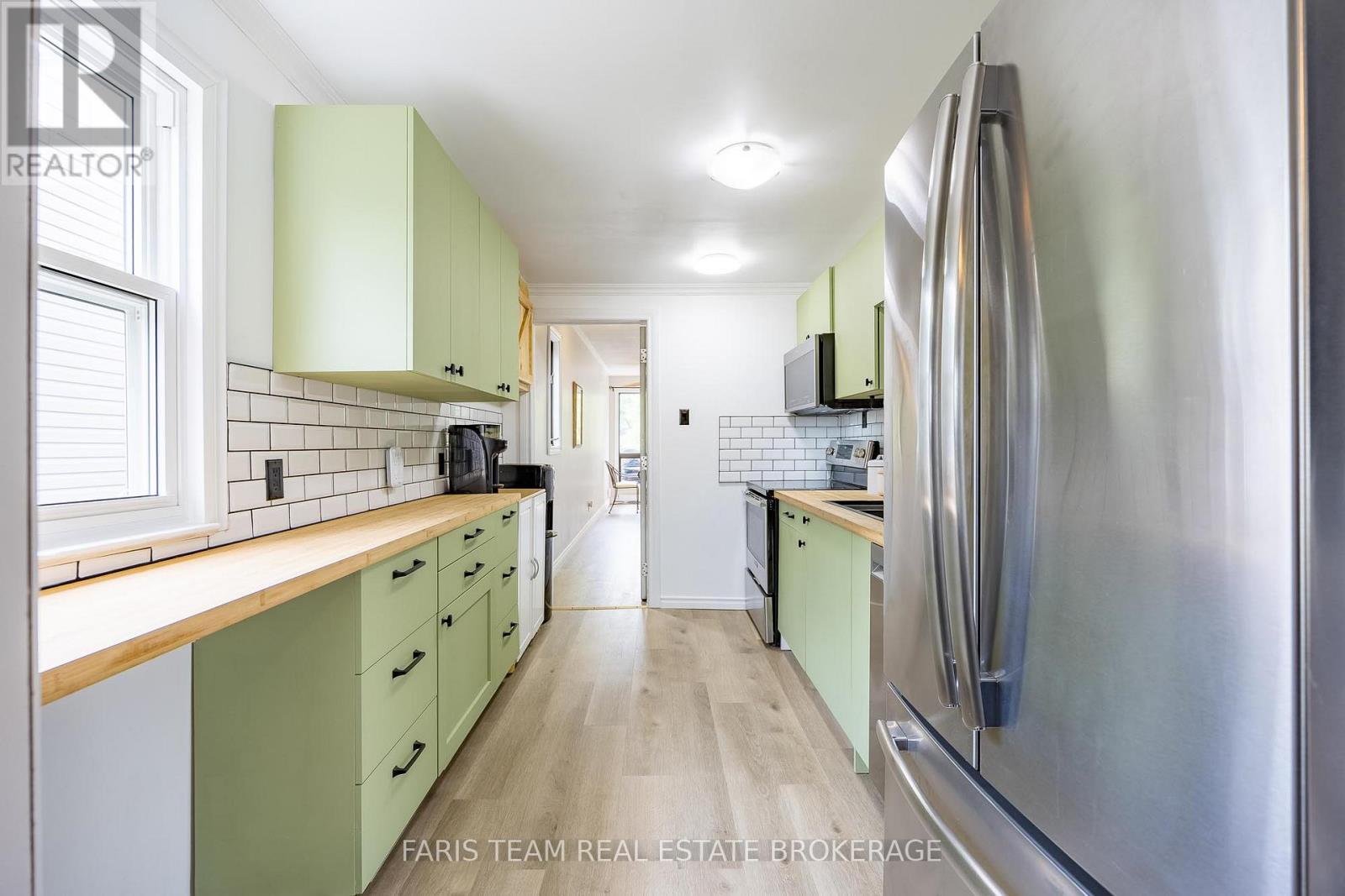 Property at 301 MARY STREET image 5