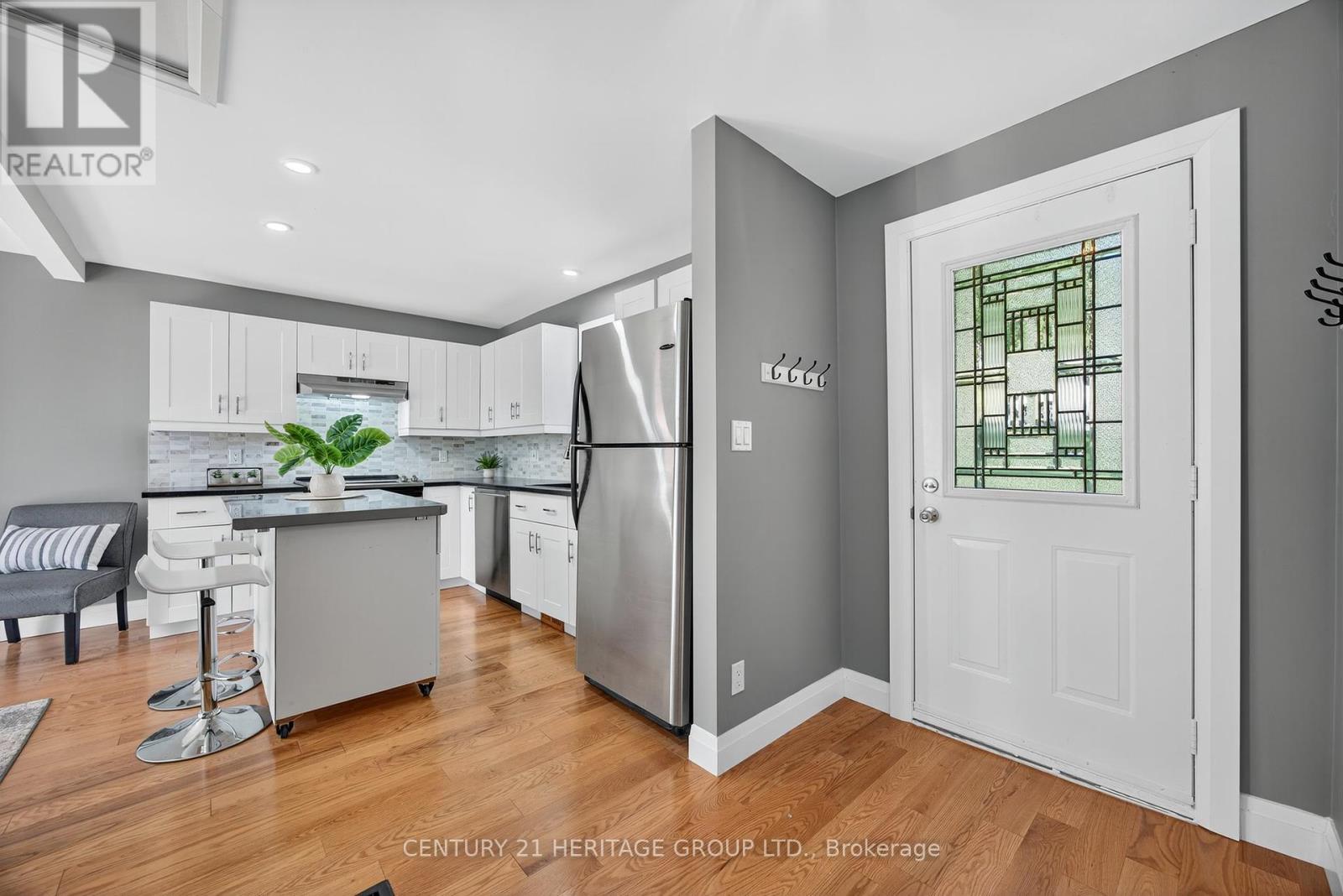 Property at 379 ARTHUR STREET image 5