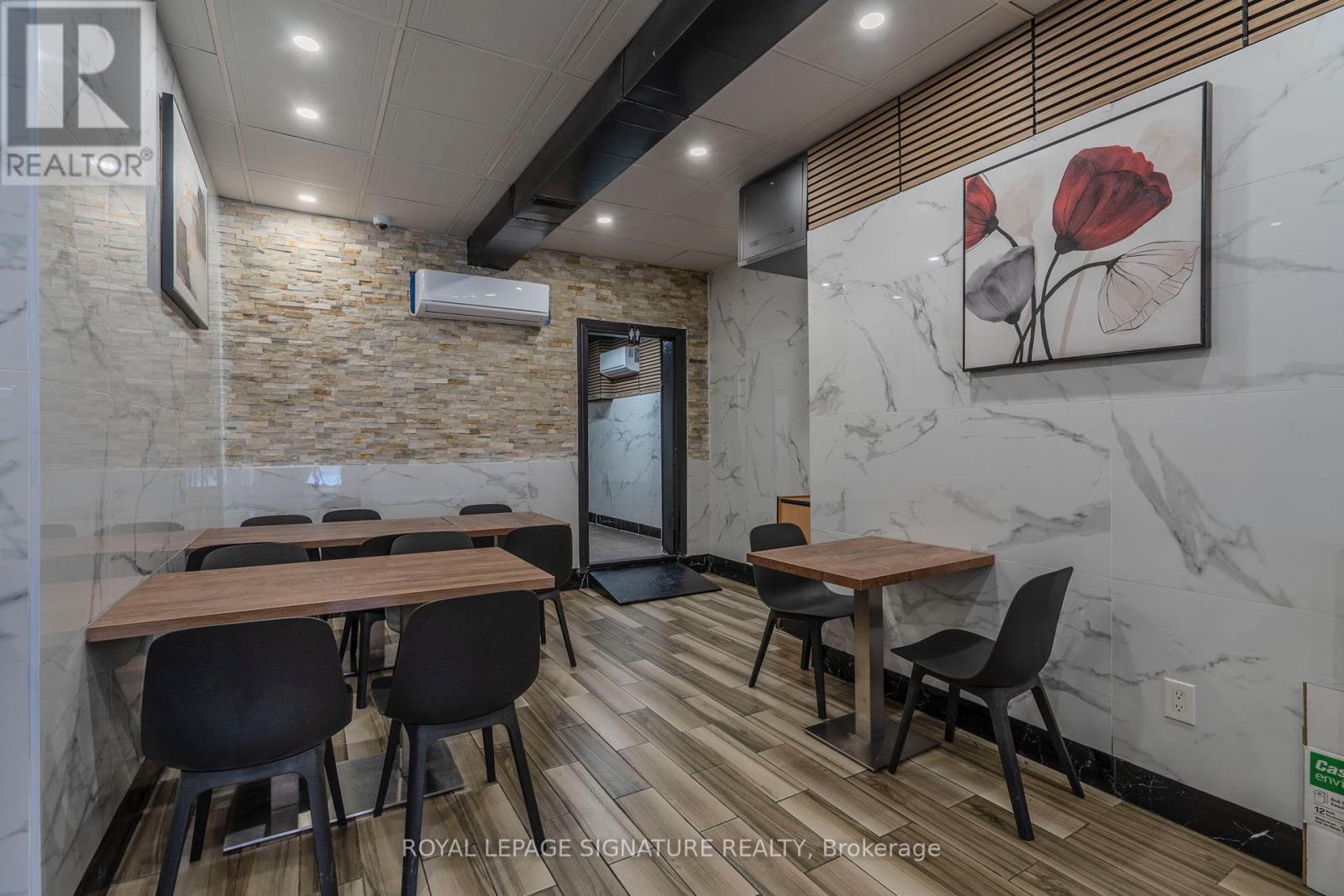 1106 Bloor Street W, Toronto (Dovercourt-Wallace Emerson-Junction), Ontario  M6H 1M8 - Photo 17 - W12272418