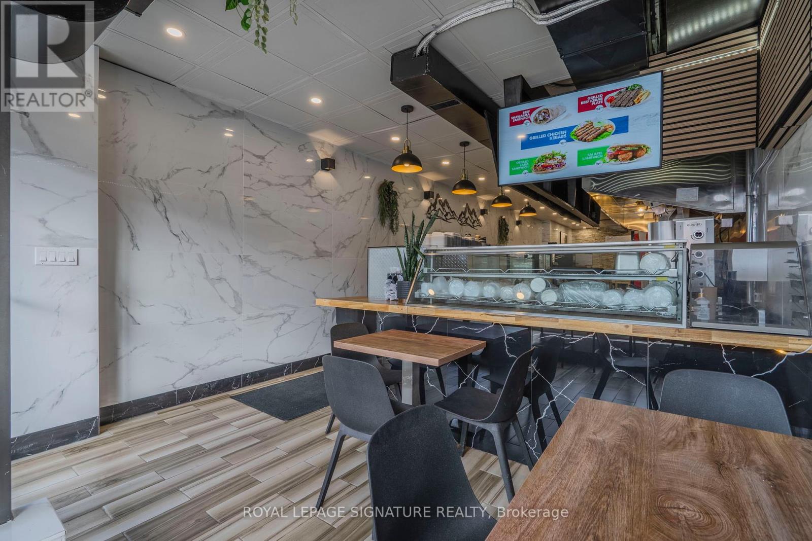 1106 Bloor Street W, Toronto (Dovercourt-Wallace Emerson-Junction), Ontario  M6H 1M8 - Photo 5 - W12272418