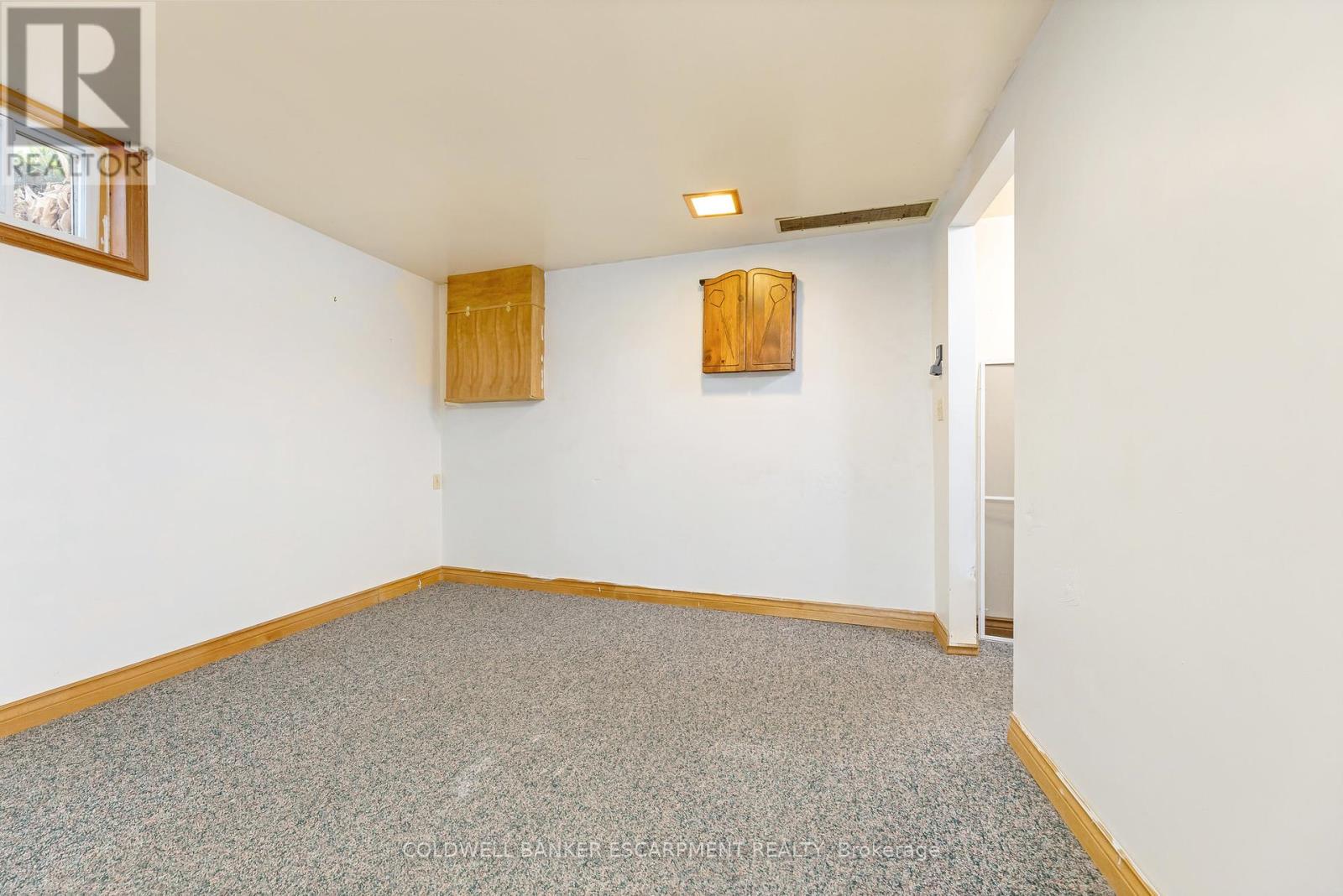 9 Kingham Road, Halton Hills (Ac Acton), Ontario  L7J 1S3 - Photo 12 - W12272590