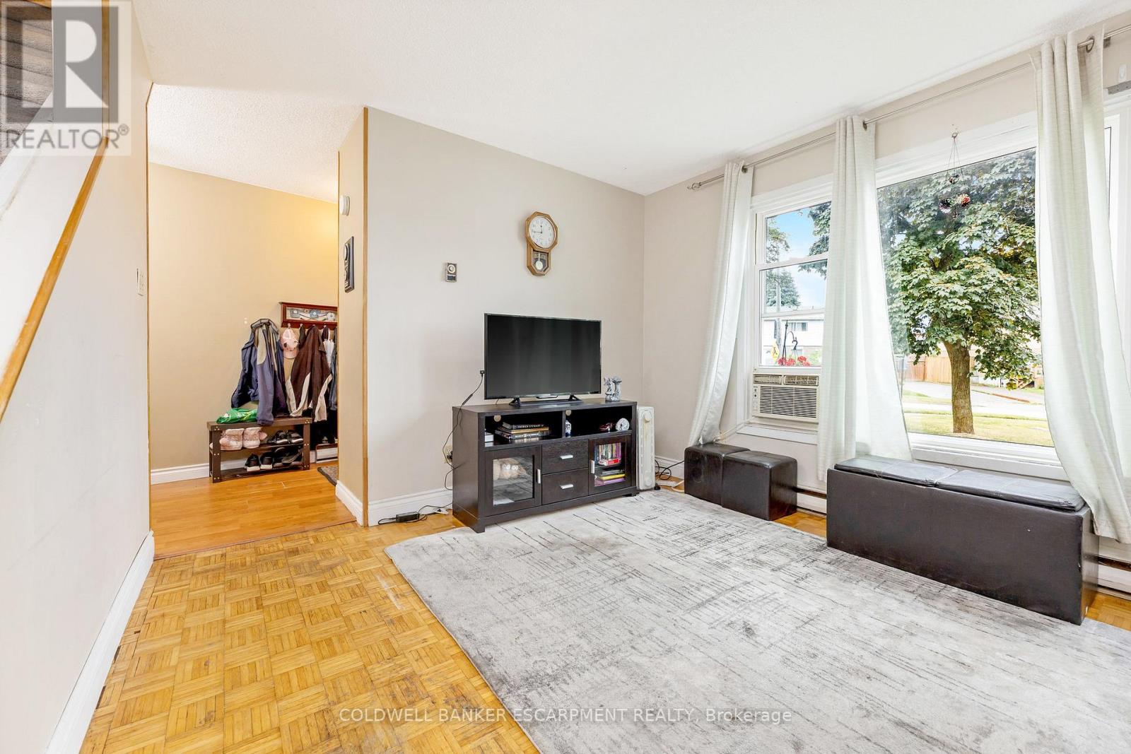 9 Kingham Road, Halton Hills (Ac Acton), Ontario  L7J 1S3 - Photo 3 - W12272590